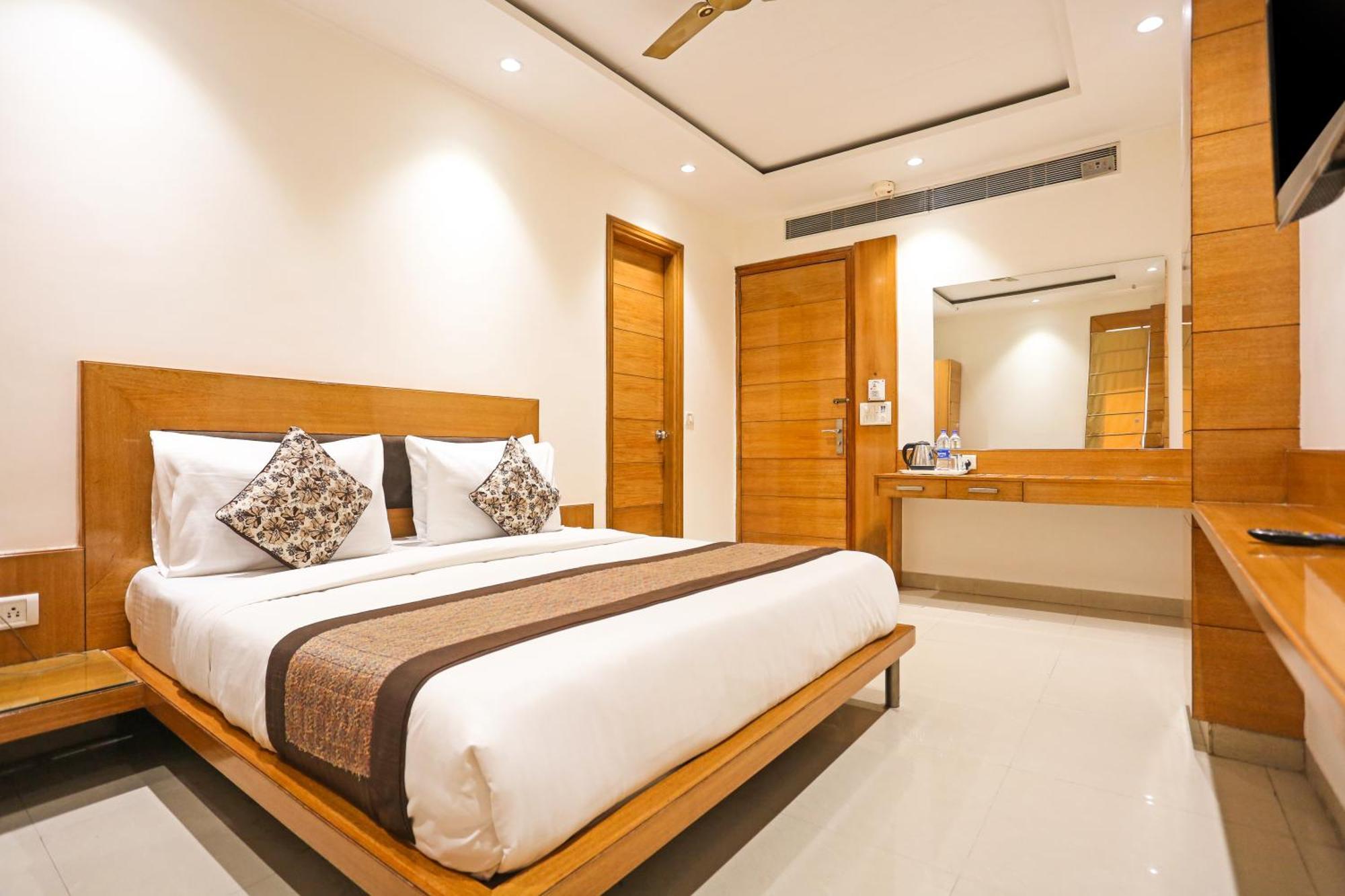 Hotel Silky Palace Near Igi Airportt New Delhi Luaran gambar