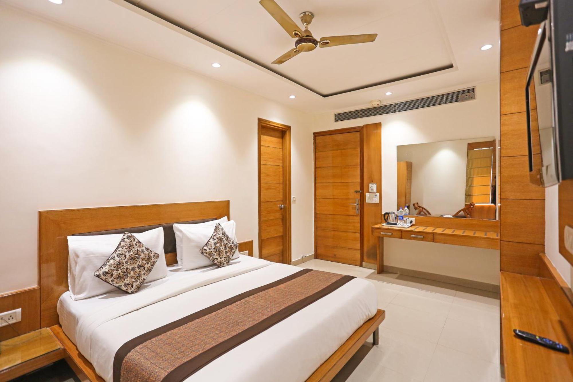 Hotel Silky Palace Near Igi Airportt New Delhi Luaran gambar