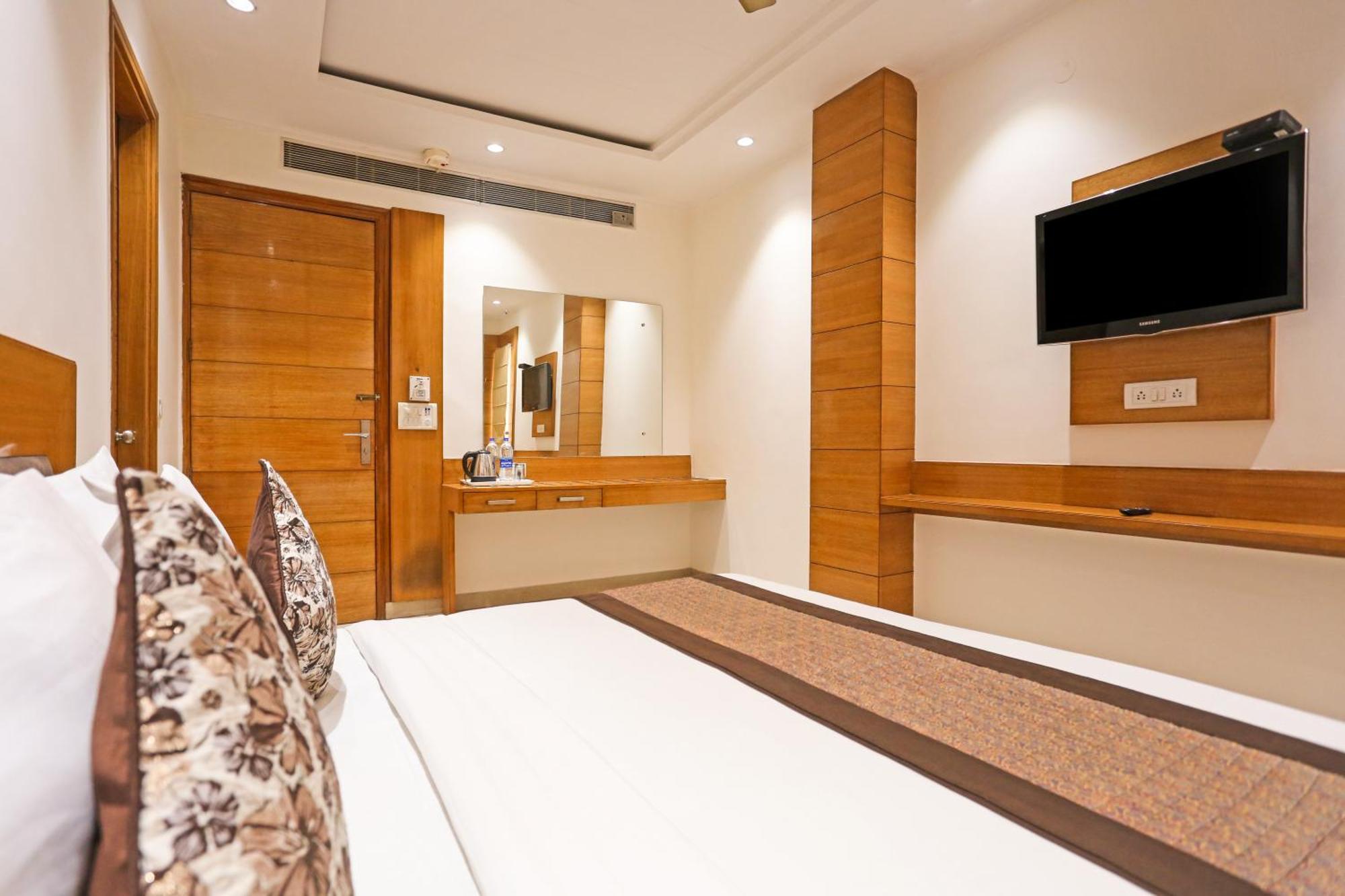 Hotel Silky Palace Near Igi Airportt New Delhi Luaran gambar