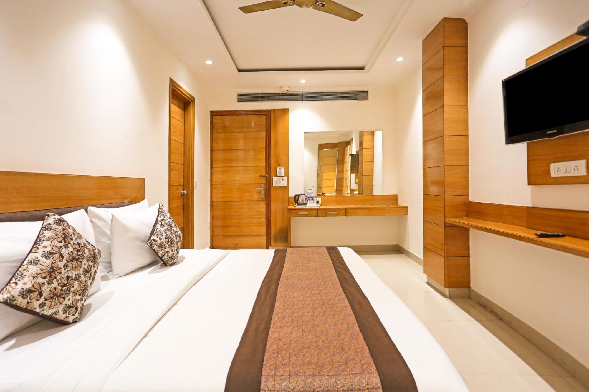 Hotel Silky Palace Near Igi Airportt New Delhi Luaran gambar